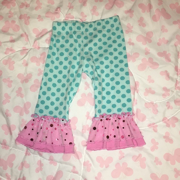 Rare Edition Christmas Outfit for baby girl 💚❤️ - Picture 3 of 4